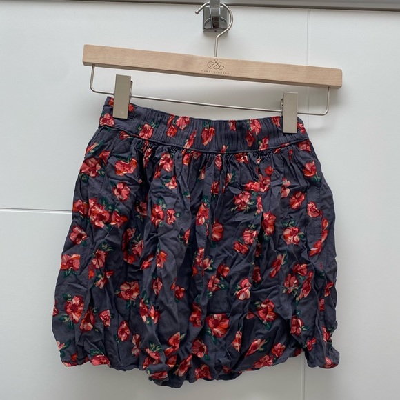 Hollister Skirt - Picture 2 of 2